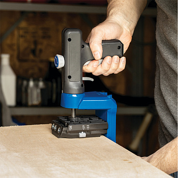 Pocket-Hole Jig 520PRO обеспечивает надежную фиксацию заготовки и предотвращает ее смещение с благодаря нескользящему основанию GripMaxx ™